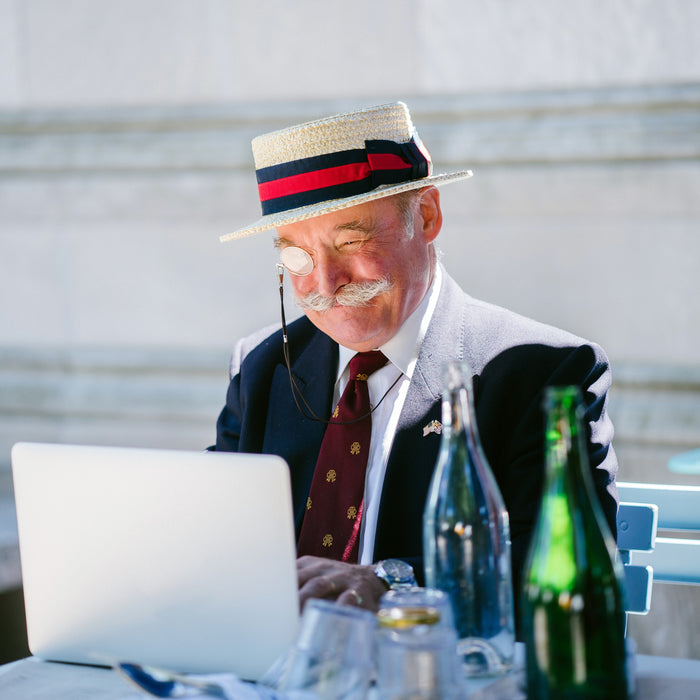 8 SIMPLE DRESSING AIDS HELP SENIORS STAY INDEPENDENT
